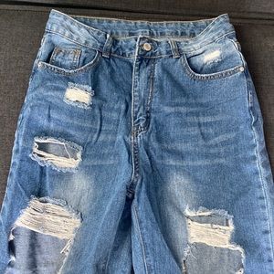 Medium Wash Zipper Fly Ripped Detailed Jeans from Shein (SIZE 8/10)